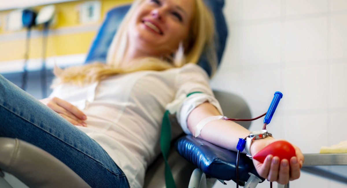 A women donating her blood