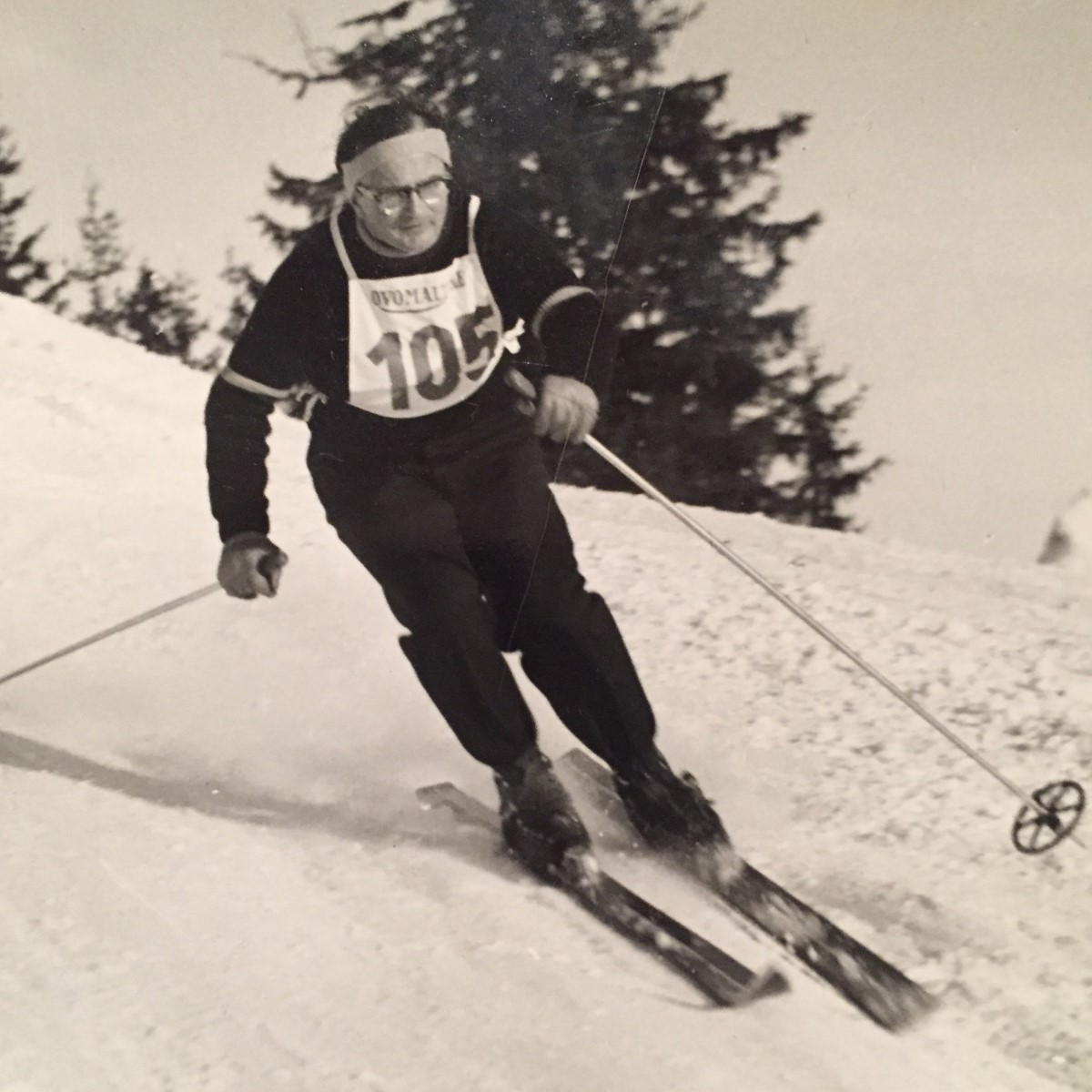 Frank Prihoda skiiing